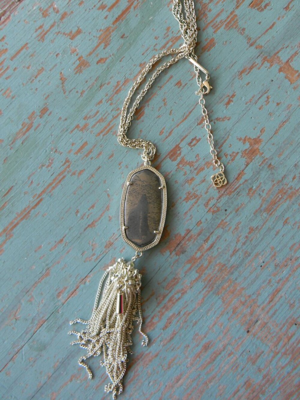 KENDRA SCOTT RAYNE GRAY/FAUX SILVER LONG PENDANT TASSEL NECKLACE